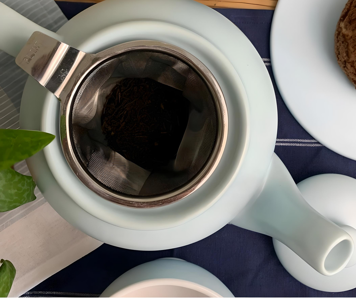 Handcrafted Teapot, Leaf 0.9L - View 2 - Nahia Home