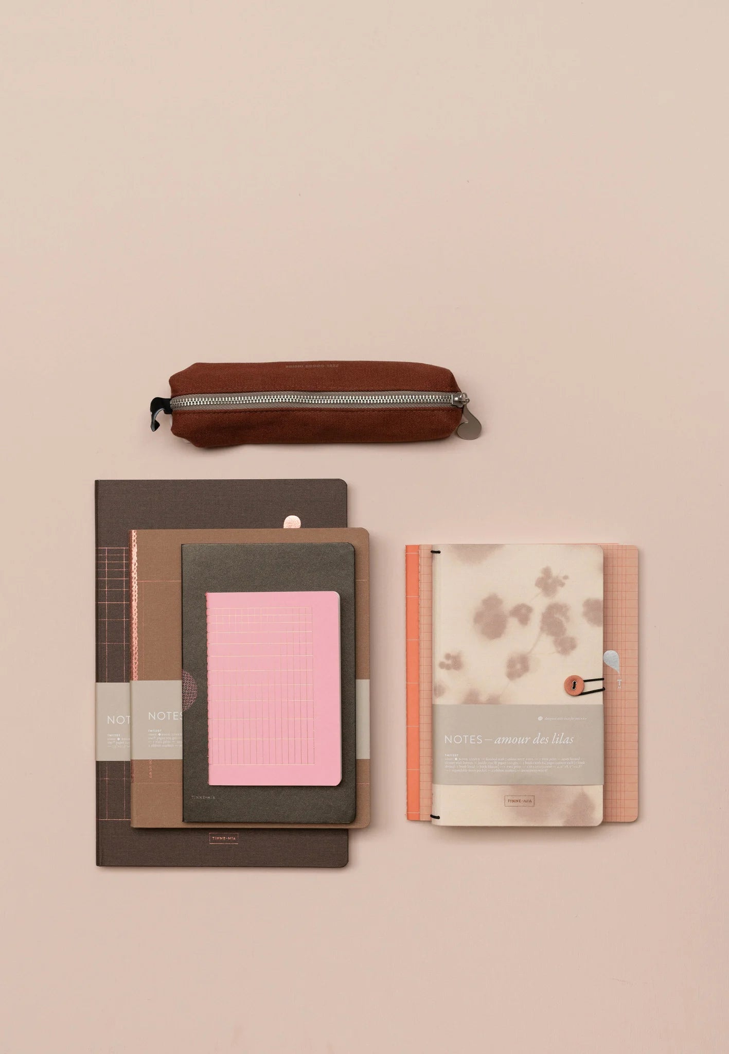 Notebook with button closure, Amour Des Lilas.