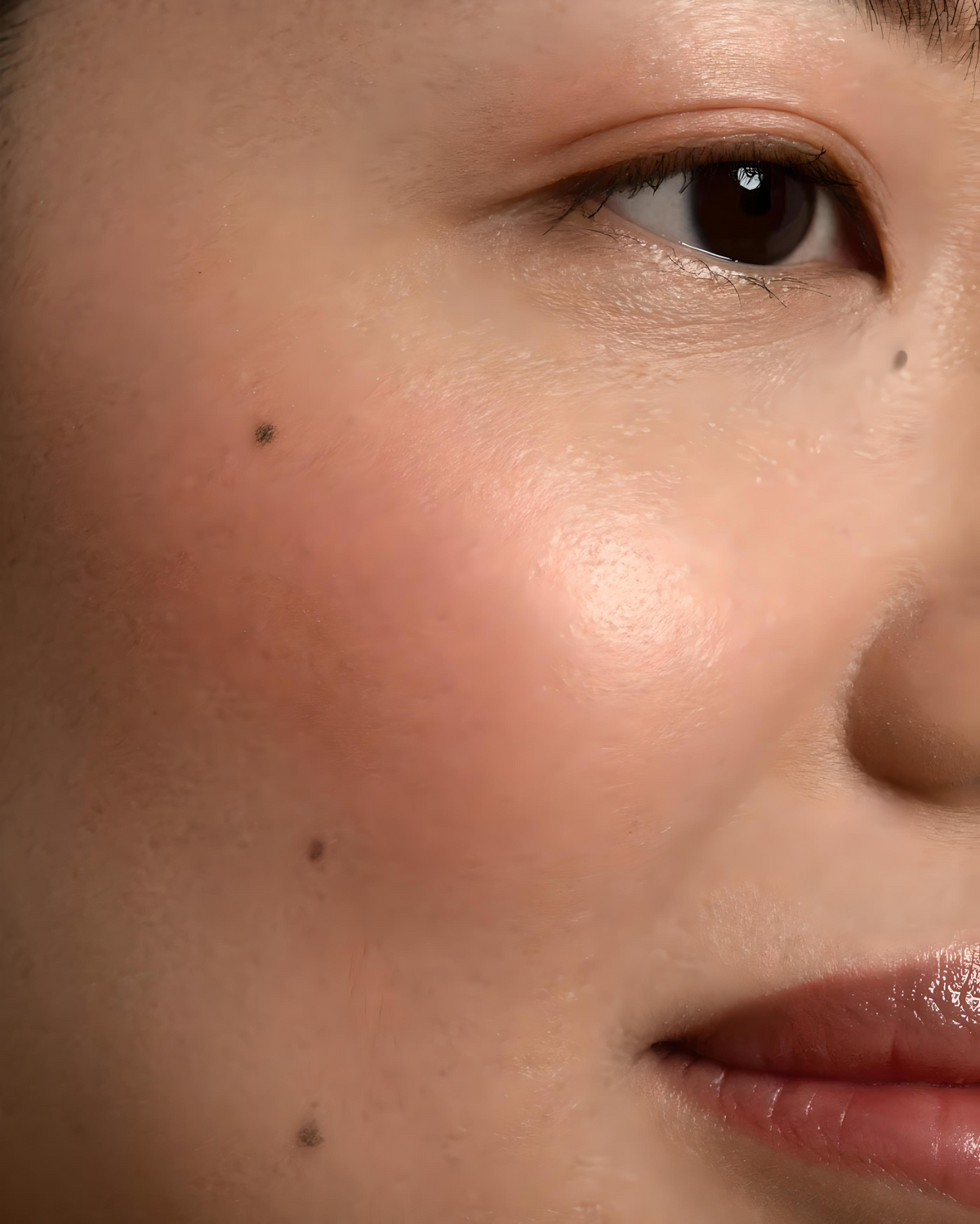 Blush and Highlighter, Dual Powder Peach Glow. MI-RÊ PARIS - View 2 - Nahia Home