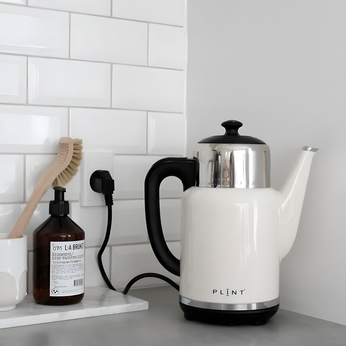 Double-Walled Electric Kettle, 1700 ml - View 3 - Nahia Home